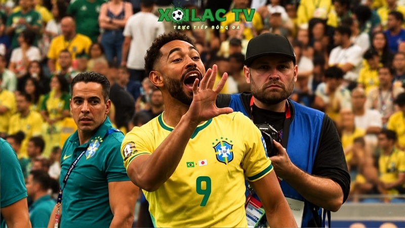 Matheus Cunha giơ 5 ngón tay mỉa mai Nhật Bản